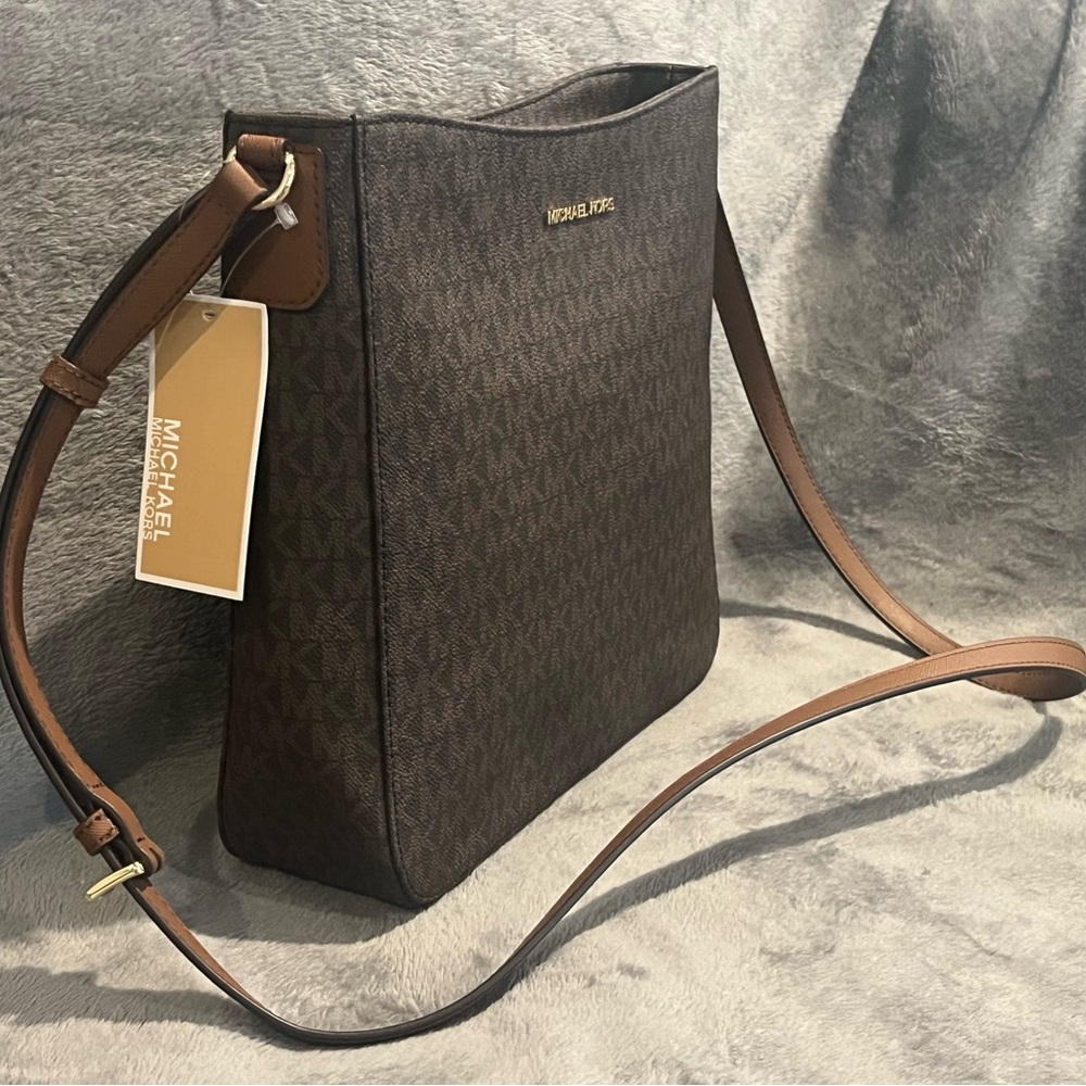 Michael Kors Brown Large Logo Crossbody Jet Set Travel NWT Gold - Picture 3 of 8